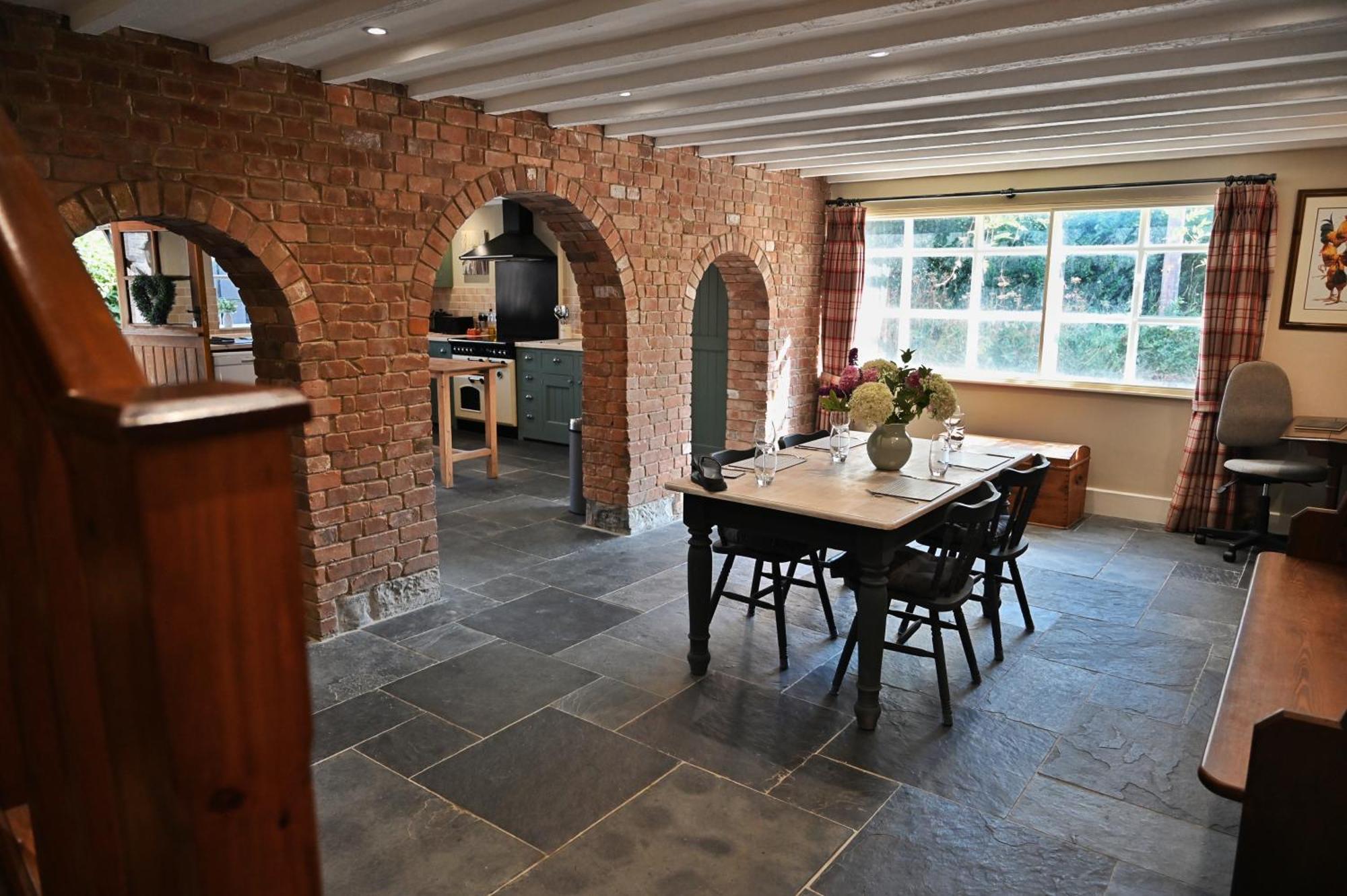 The Cider House At Stathe Farm * Burrowbridge
